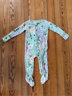 Posh Peanut Floral Bamboo Ruffle Zip Footie Pajamas 9–12 Months